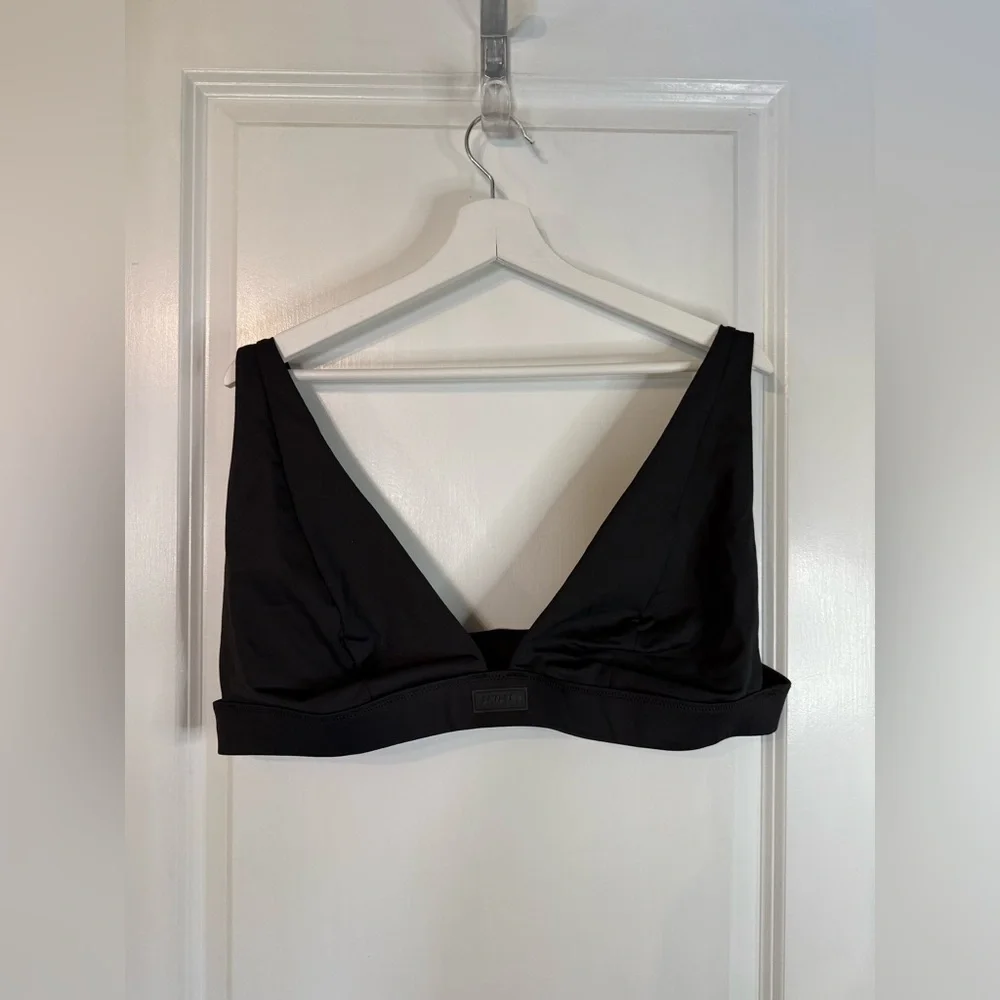Skims Women’s Black Fixed Triangle Bikini Top - Size 4X (TOP ONLY)